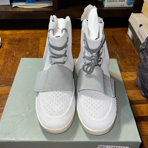 Yeezy 750 OG - Picture 2 of 5